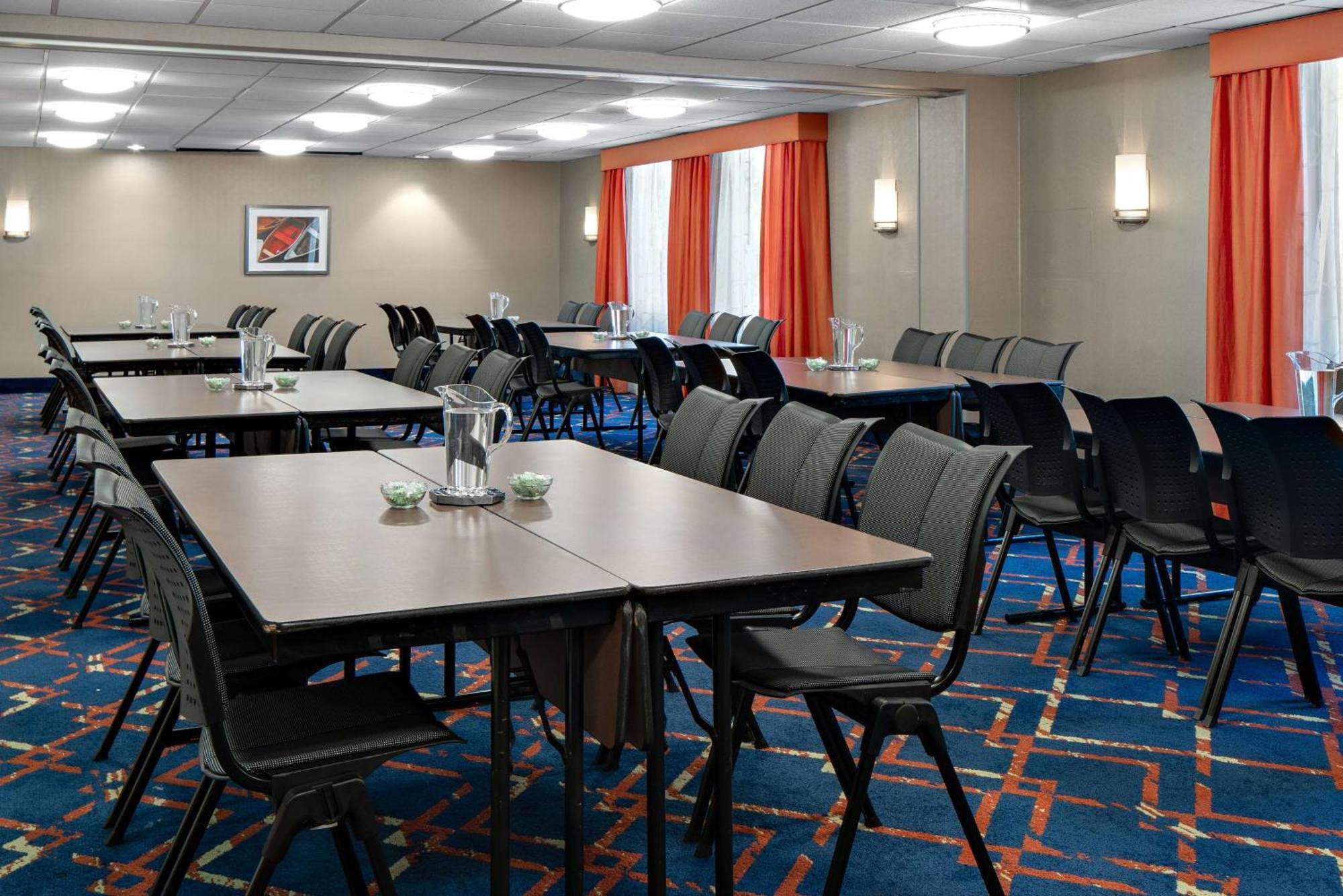 Hampton Inn & Suites Annapolis Exterior photo