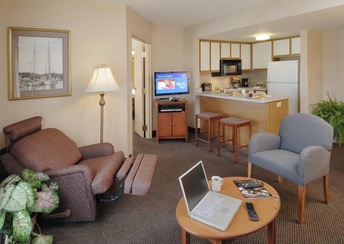 Hampton Inn & Suites Annapolis Exterior photo