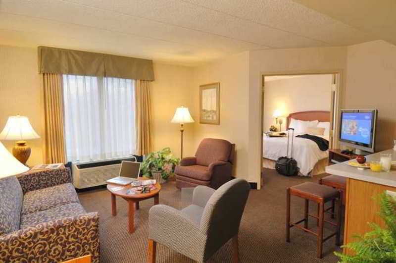 Hampton Inn & Suites Annapolis Exterior photo
